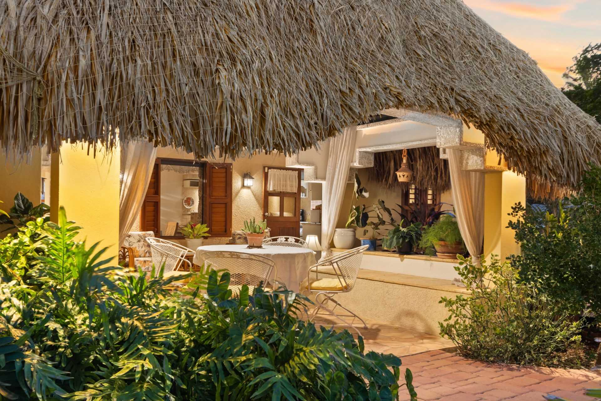 Second Row Ocean Front - Villa Laurence Four Bedroom etc. - VL244