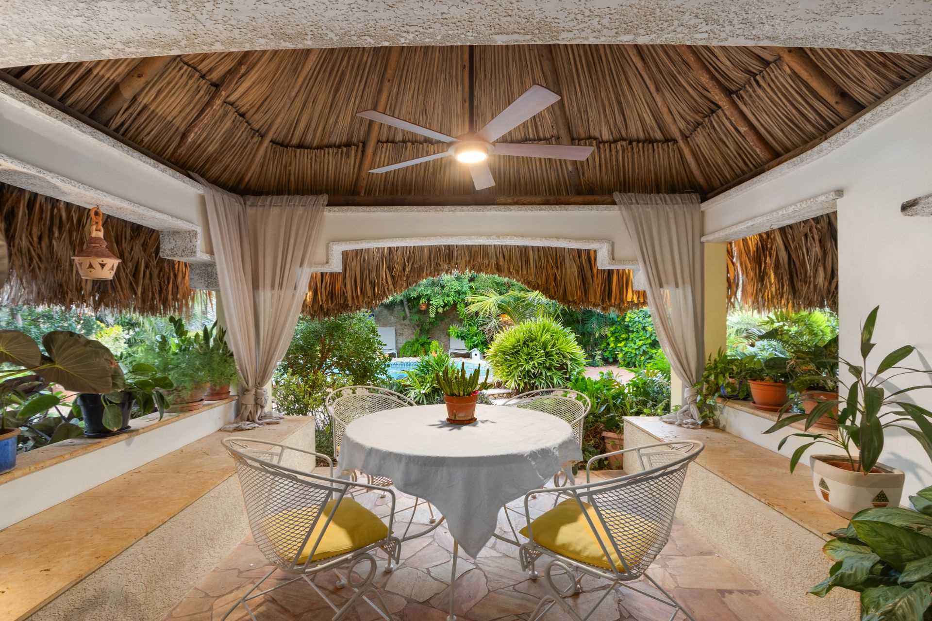 Second Row Ocean Front - Villa Laurence Four Bedroom etc. - VL244
