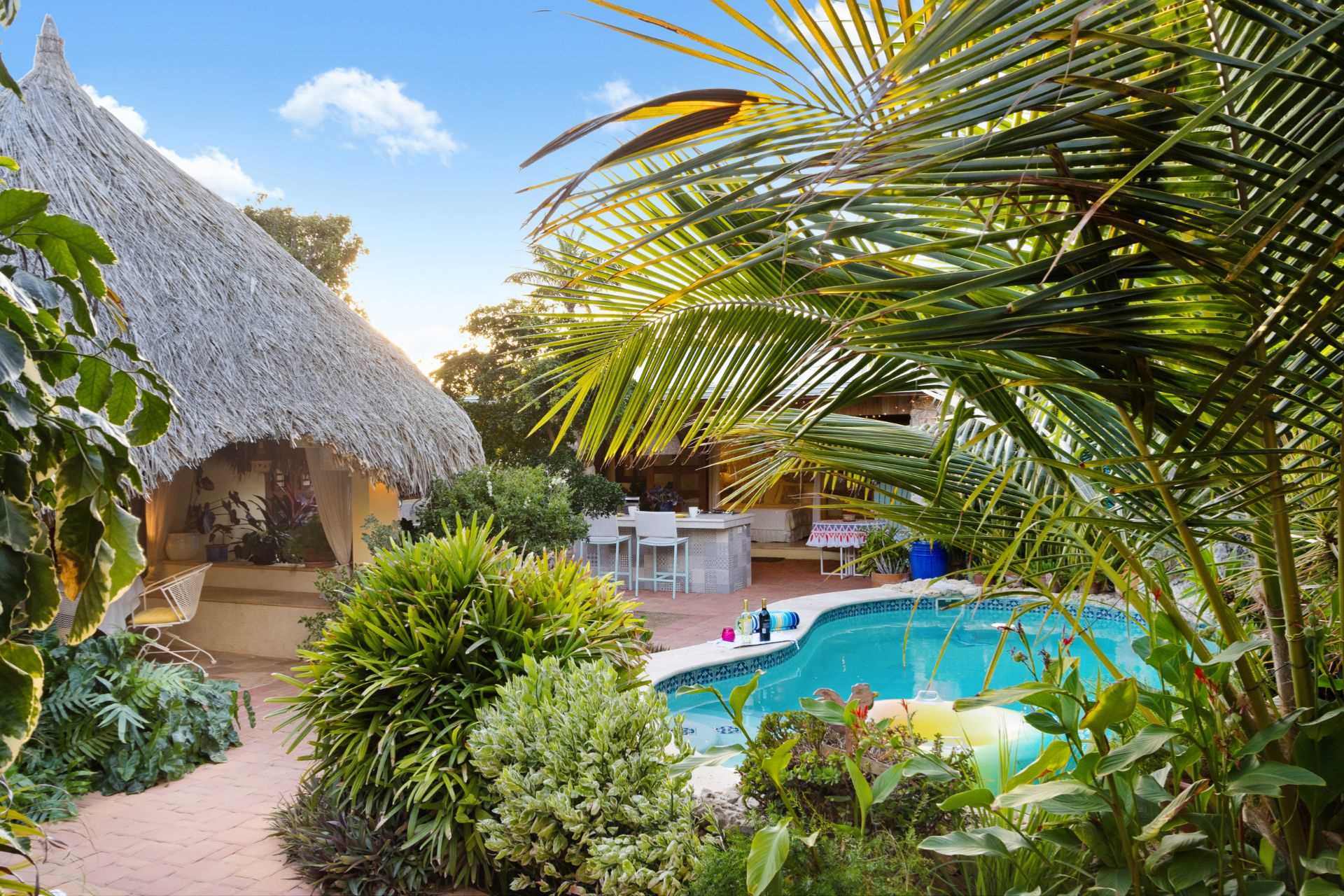 Second Row Ocean Front - Villa Laurence Four Bedroom etc. - VL244