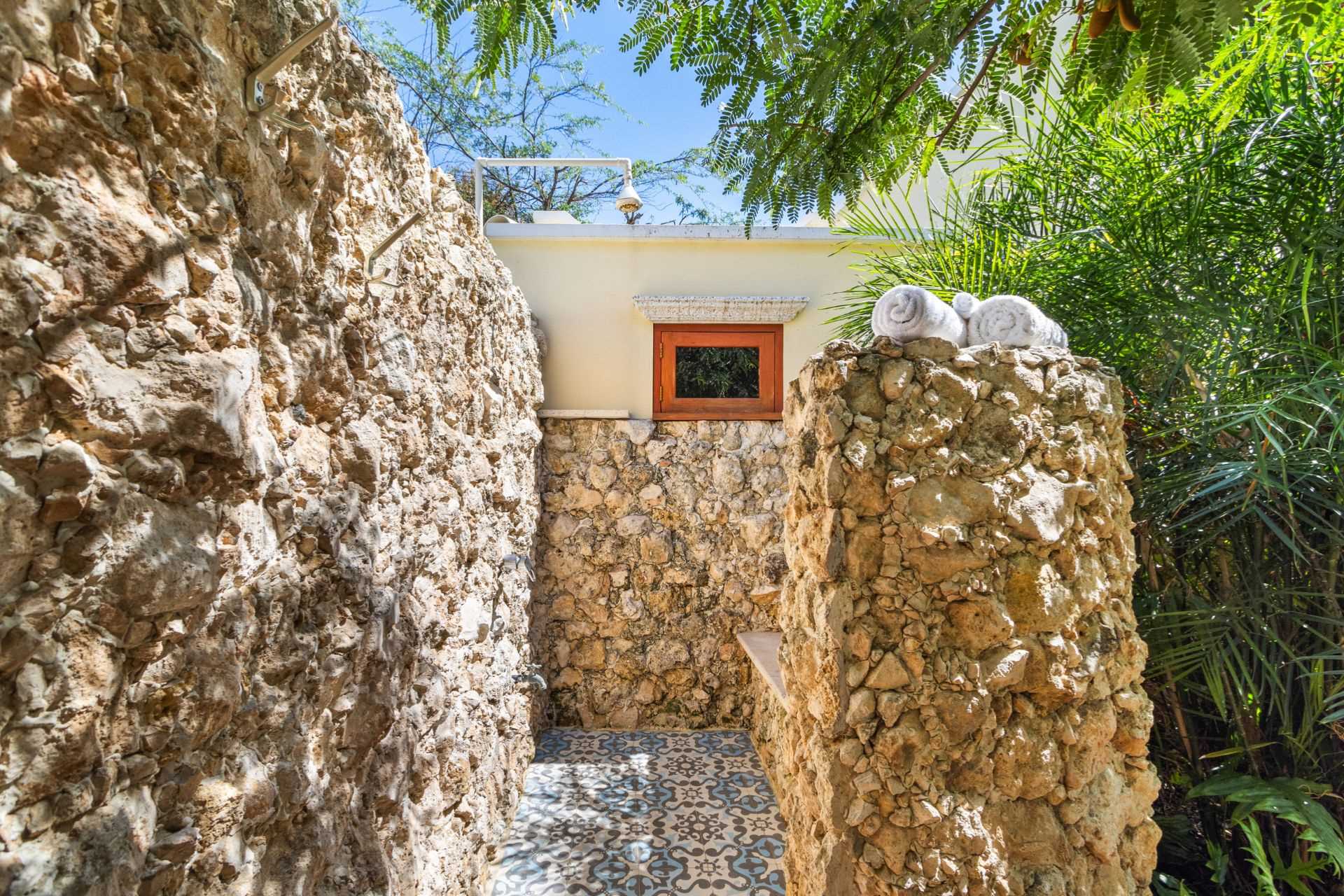Second Row Ocean Front - Villa Laurence Four Bedroom etc. - VL244