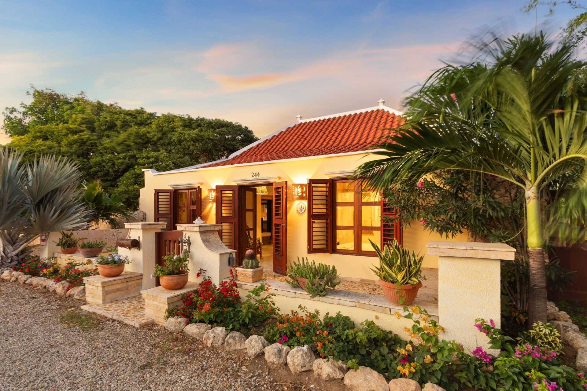 Second Row Ocean Front - Villa Laurence Four Bedroom etc. - VL244