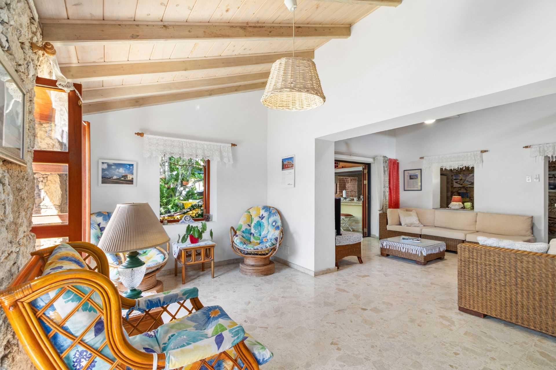 Second Row Ocean Front - Villa Laurence Four Bedroom etc. - VL244
