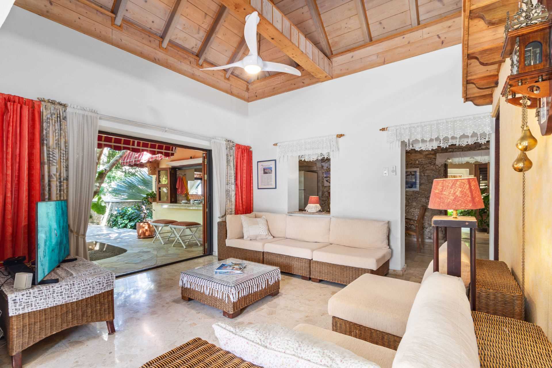 Second Row Ocean Front - Villa Laurence Four Bedroom etc. - VL244