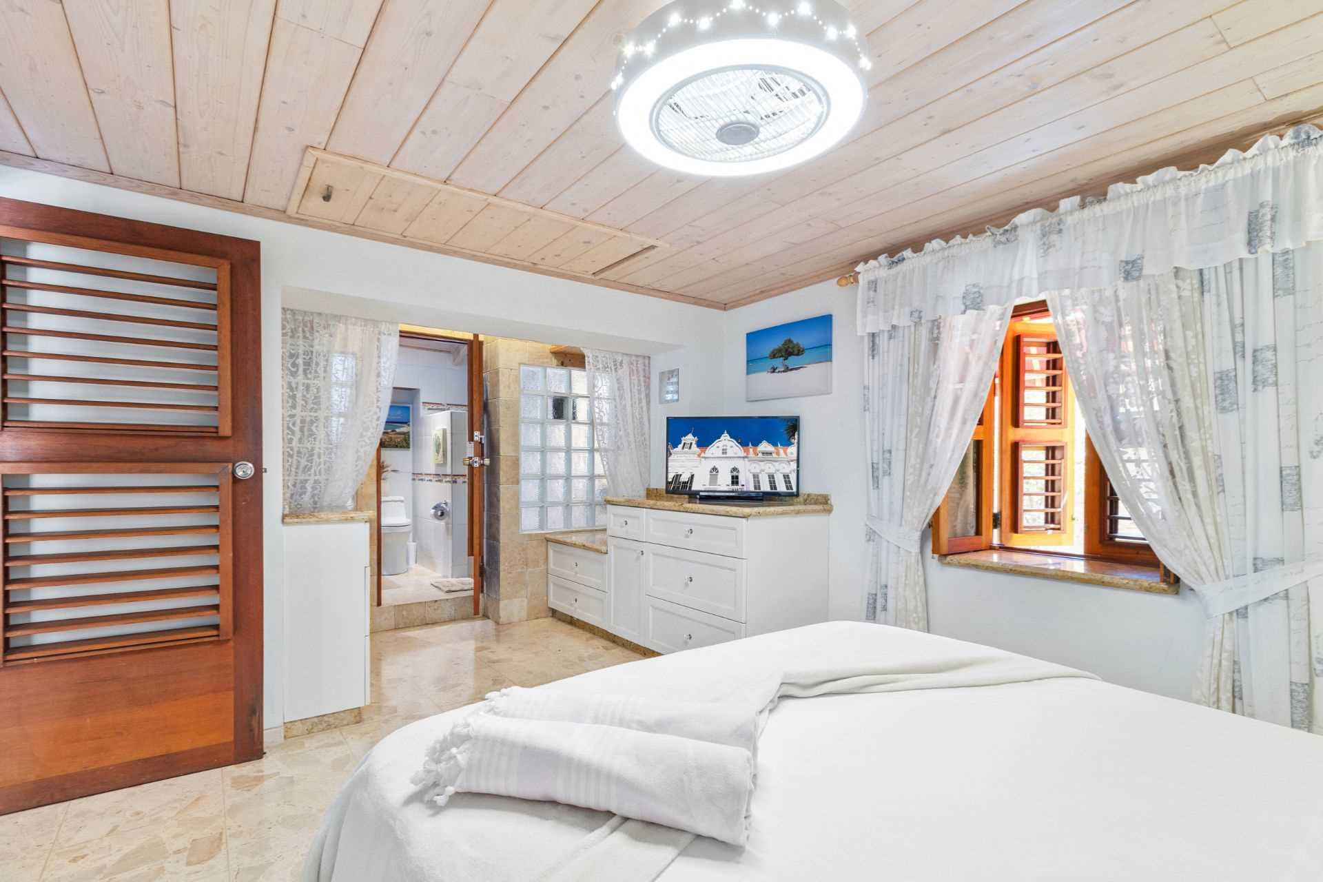 Second Row Ocean Front - Villa Laurence Four Bedroom etc. - VL244