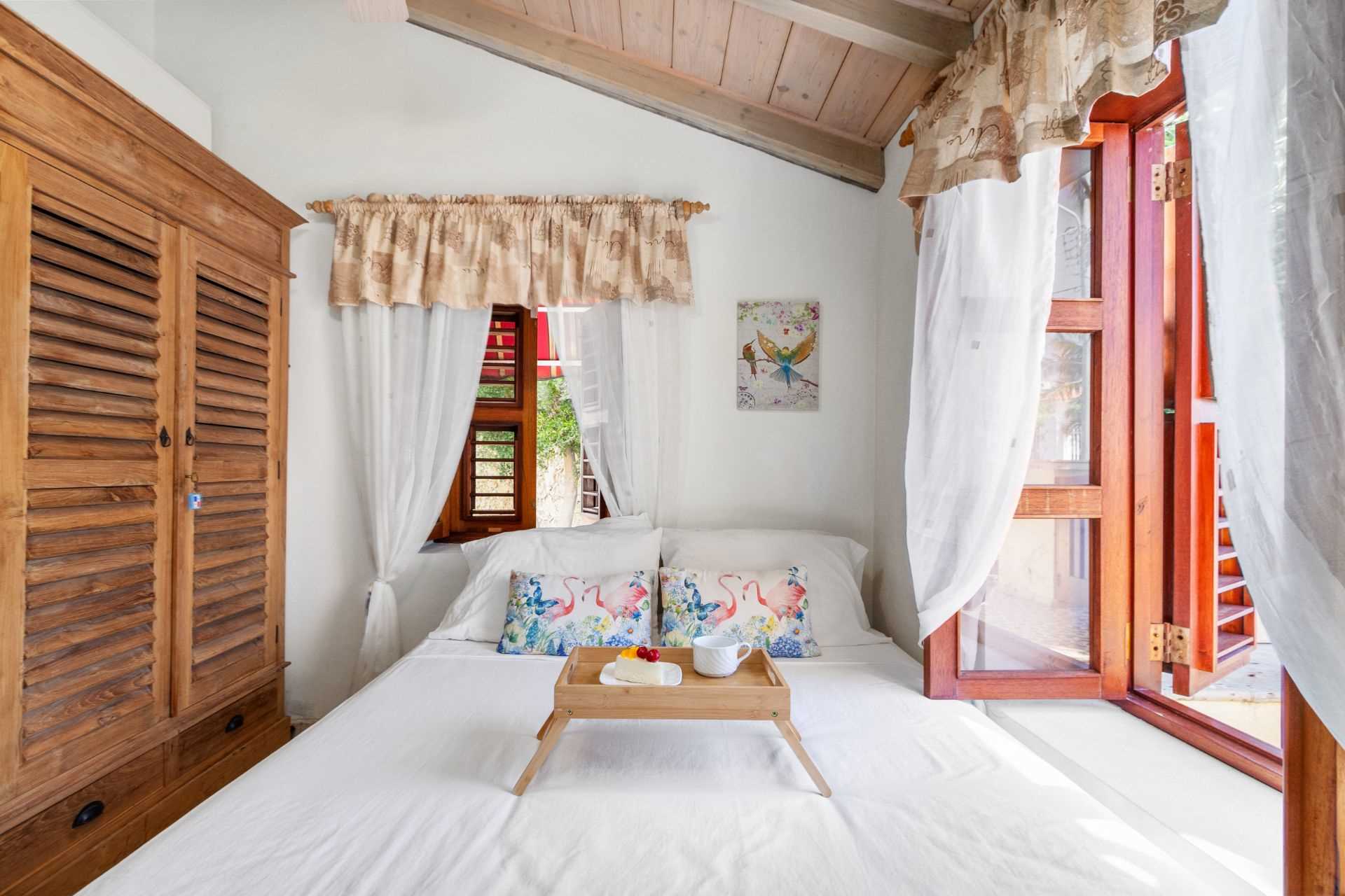 Second Row Ocean Front - Villa Laurence Four Bedroom etc. - VL244