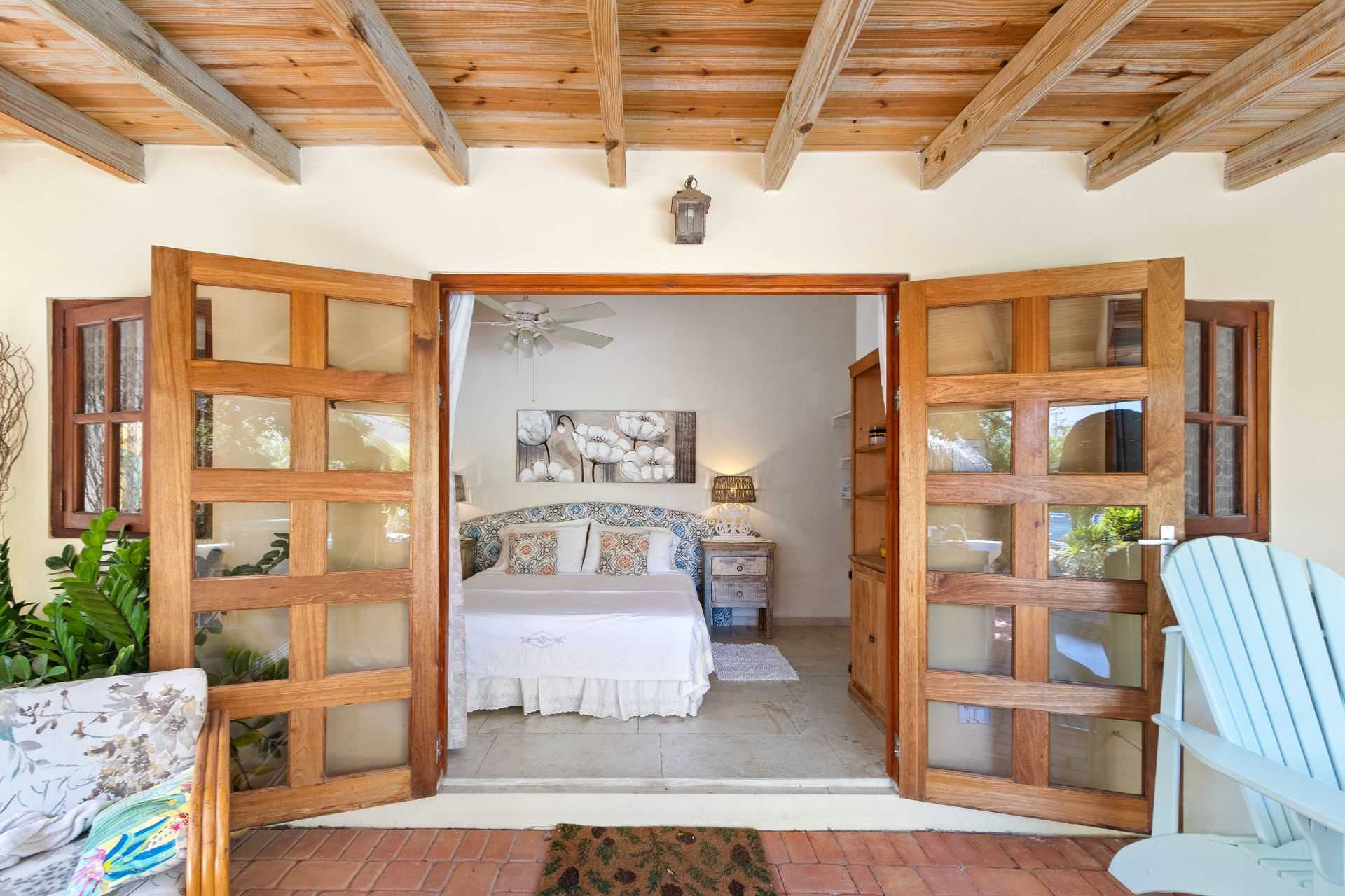 Second Row Ocean Front - Villa Laurence Four Bedroom etc. - VL244