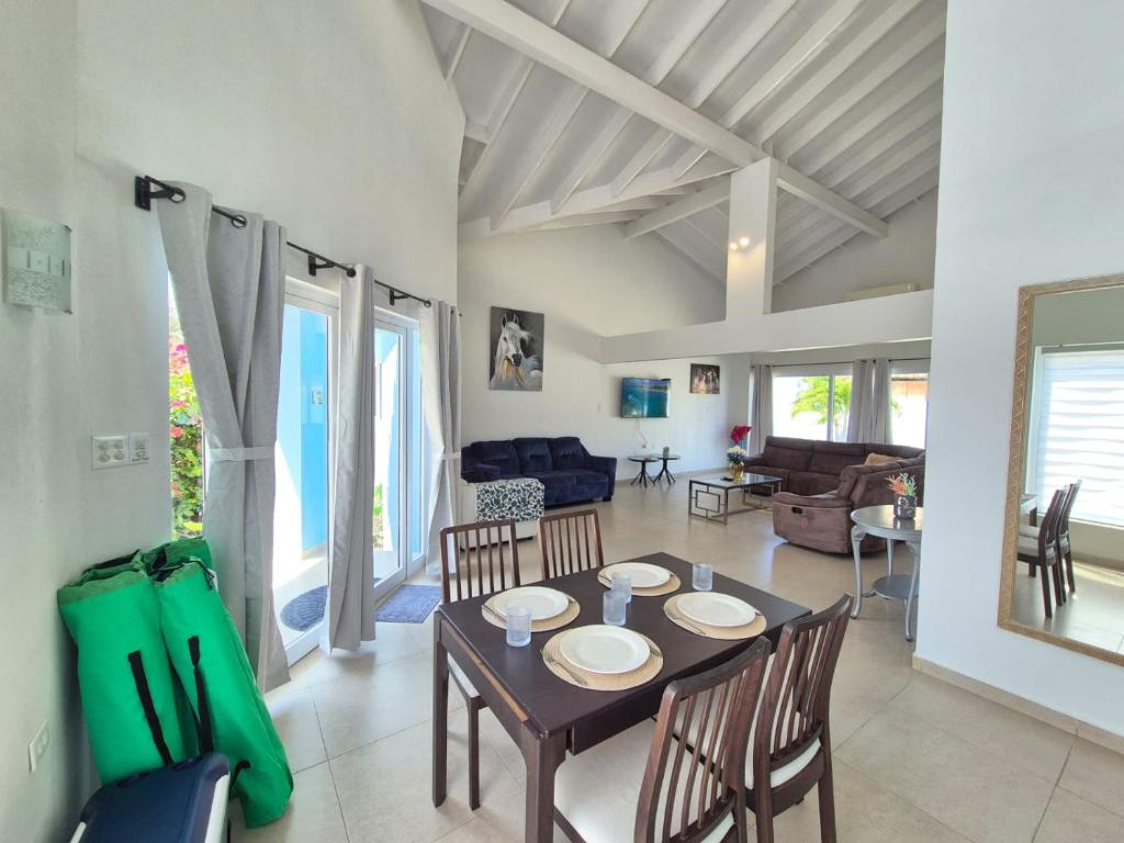 Sirena Azul Getaway APT1 - VS-111